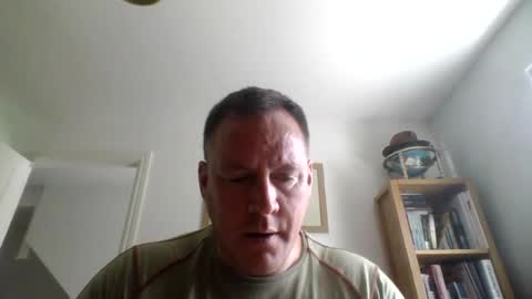 Snapshot of submissivepig4u chatting on 06-12-26, 01:43 The PIG online show from 06-12-26, 01:43