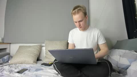 Snapshot of successful_kevin chatting on 09-22-25, 06:21 Kevin online show from 09-22-25, 06:21