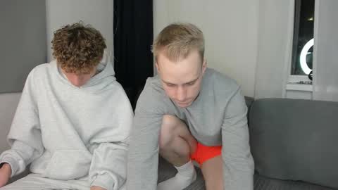 Snapshot of successful_kevin chatting on 11-11-25, 07:14 Kevin online show from 11-11-25, 07:14