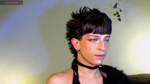 Angel  online show from 10-28-25, 06:39