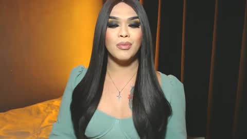 Snapshot of suckablecockoffreya chatting on 01-10-25, 05:13 JADE ELYSE online show from 01-10-25, 05:13