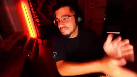 Mario online show from 10-29-25, 09:44