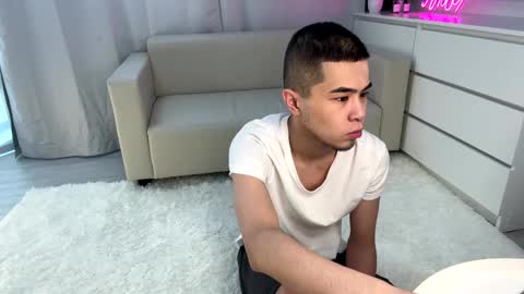 Emmy online show from 02-10-25, 09:04