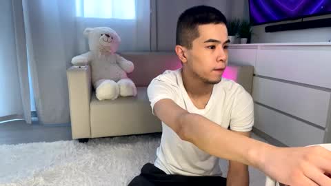 Emmy online show from 03-03-25, 09:22