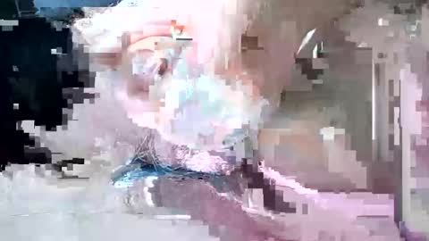 Snapshot of suesser0009 chatting on 01-05-25, 11:22 Martin sweetboy online show from 01-05-25, 11:22