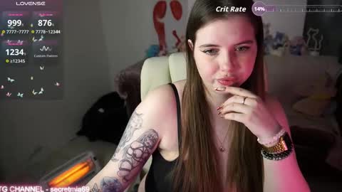 Snapshot of sugar_muse chatting on 02-18-26, 05:42 Mia online show from 02-18-26, 05:42