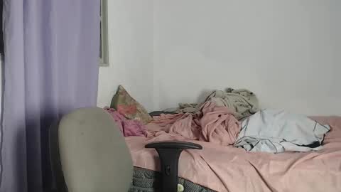 Snapshot of sugarhairy chatting on 12-18-25, 03:40 sour candy online show from 12-18-25, 03:40