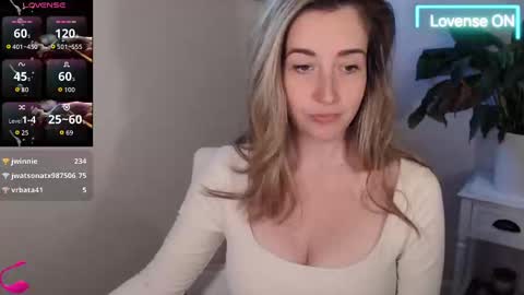 Snapshot of suggestivebehavior chatting on 10-01-25, 05:52 Mia online show from 10-01-25, 05:52