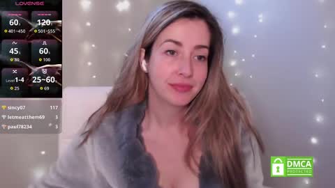 Snapshot of suggestivebehavior chatting on 10-23-25, 01:54 Mia online show from 10-23-25, 01:54