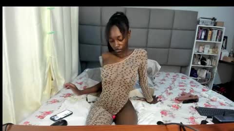 suhaila_suu online show from 12-26-24, 11:57