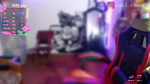 Snapshot of sukichan_ chatting on 09-09-25, 08:30 Sukylee online show from 09-09-25, 08:30