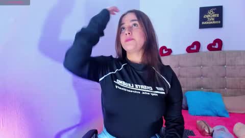 summer_girls01 online show from 11-21-25, 04:00