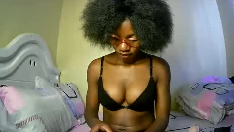 Snapshot of summerbuddy chatting on 02-18-25, 05:31 summerbuddy online show from 02-18-25, 05:31