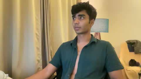 Snapshot of summiter chatting on 10-01-25, 06:58 summiter online show from 10-01-25, 06:58