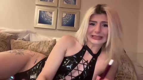 Snapshot of sun_flower00 chatting on 02-20-26, 11:49 Kate online show from 02-20-26, 11:49