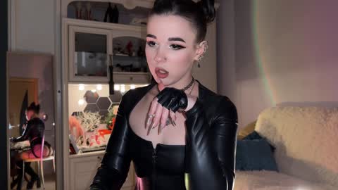 Miss Nelly online show from 12-19-24, 12:34