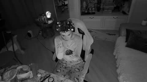 Miss Nelly online show from 02-15-25, 09:59