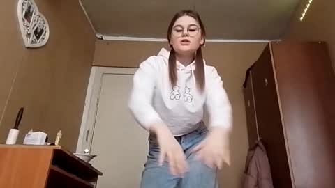 Snapshot of sundayquicksall chatting on 11-05-25, 06:02 I am Lana Can we hit 10 Thumbs Up in first day online show from 11-05-25, 06:02