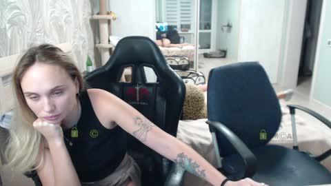 Alice and Sergey online show from 01-14-25, 03:57