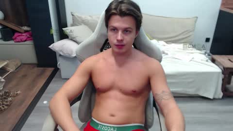 Snapshot of sunny1girl chatting on 10-23-25, 12:04 Alice and Sergey online show from 10-23-25, 12:04