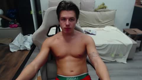 Snapshot of sunny1girl chatting on 11-09-25, 07:45 Alice and Sergey online show from 11-09-25, 07:45