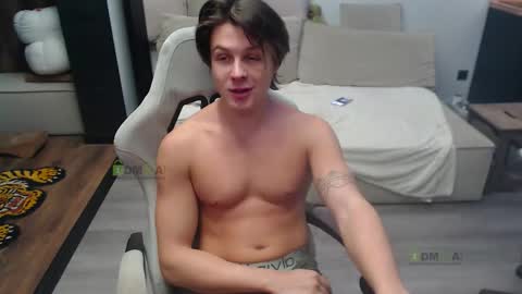 Snapshot of sunny1girl chatting on 12-21-25, 03:30 Alice and Sergey online show from 12-21-25, 03:30