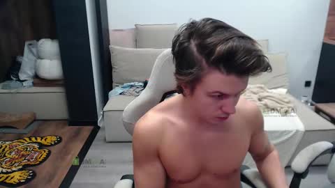 Snapshot of sunny1girl chatting on 01-07-26, 07:55 Alice and Sergey online show from 01-07-26, 07:55