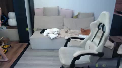 Snapshot of sunny1girl chatting on 02-04-26, 08:09 Alice and Sergey online show from 02-04-26, 08:09