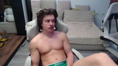 Snapshot of sunny1girl chatting on 02-15-26, 04:25 Alice and Sergey online show from 02-15-26, 04:25