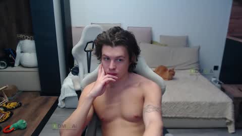 Snapshot of sunny1girl chatting on 02-20-26, 06:59 Alice and Sergey online show from 02-20-26, 06:59