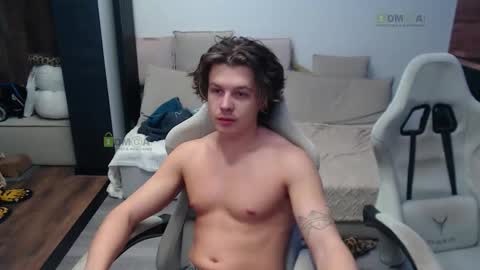 Snapshot of sunny1girl chatting on 02-26-26, 06:23 Alice and Sergey online show from 02-26-26, 06:23