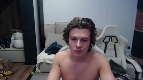 Snapshot of sunny1girl chatting on 02-26-26, 06:29 Alice and Sergey online show from 02-26-26, 06:29