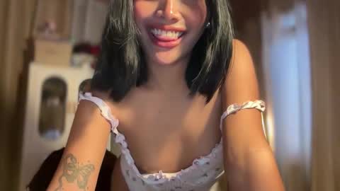 Snapshot of sunny_angelx chatting on 10-26-25, 05:35 ANGEL-DONT FORGET TO THUMBS UP AND FOLLOW online show from 10-26-25, 05:35