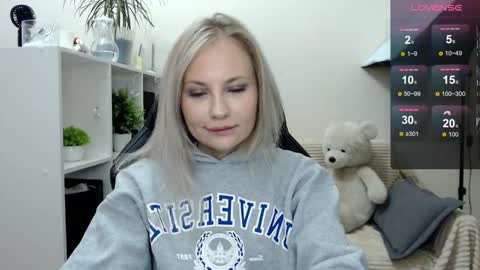 Naomi online show from 09-11-25, 04:45