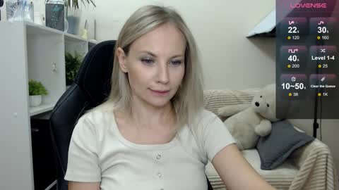 Naomi online show from 10-24-25, 02:41