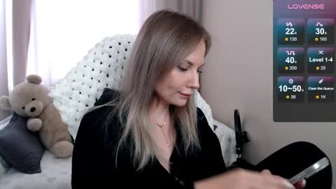 Naomi online show from 04-11-26, 09:24