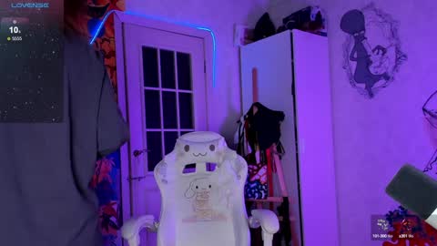 Snapshot of sunny_mouse chatting on 01-22-25, 05:28 Sunny online show from 01-22-25, 05:28