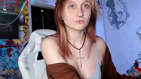 Snapshot of sunny_mouse chatting on 02-11-25, 06:01 Sunny online show from 02-11-25, 06:01