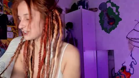 Snapshot of sunny_mouse chatting on 09-26-25, 04:22 Sunny online show from 09-26-25, 04:22