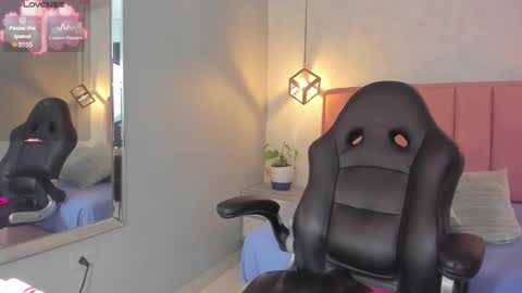  S U N N Y online show from 10-18-25, 12:28