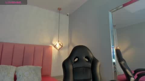  S U N N Y online show from 01-10-26, 12:40