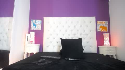 Snapshot of sunnygilmore chatting on 12-03-24, 11:24 Sunny online show from 12-03-24, 11:24