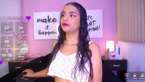 Snapshot of sunnygilmore chatting on 12-28-24, 08:58 Sunny online show from 12-28-24, 08:58