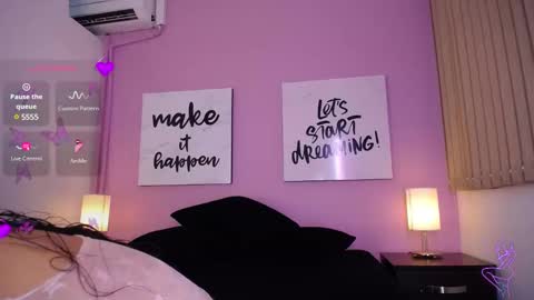 Snapshot of sunnygilmore chatting on 12-29-24, 08:15 Sunny online show from 12-29-24, 08:15