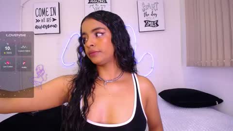 Snapshot of sunnygilmore chatting on 01-30-25, 11:55 Sunny online show from 01-30-25, 11:55