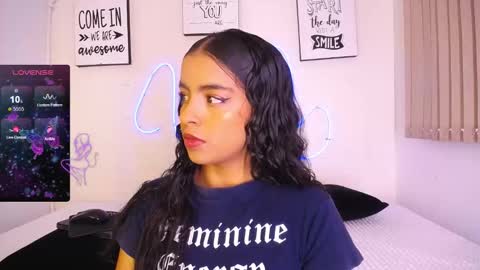 Snapshot of sunnygilmore chatting on 02-03-25, 09:39 Sunny online show from 02-03-25, 09:39