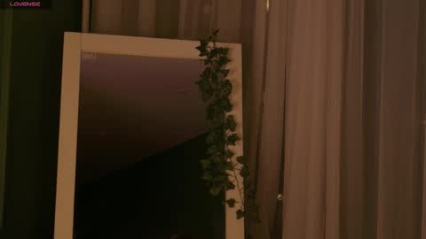 Snapshot of sunnyrisha chatting on 11-23-25, 05:07 Risha online show from 11-23-25, 05:07