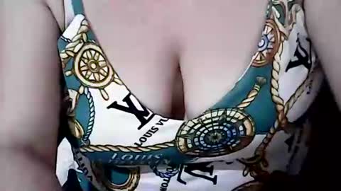 Snapshot of sunshine_38 chatting on 12-27-24, 04:15 sunshine_38 online show from 12-27-24, 04:15