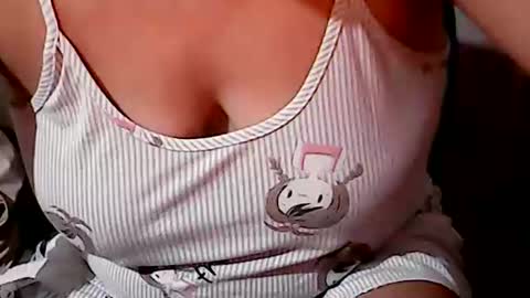 Snapshot of sunshine_38 chatting on 01-04-25, 02:56 sunshine_38 online show from 01-04-25, 02:56