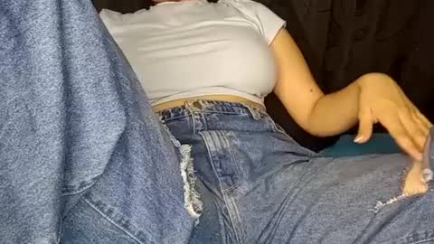 Annie online show from 01-17-25, 12:42